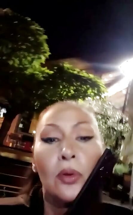Stream rozpoczął serbski dominatrix w nocy