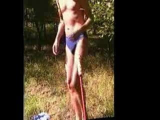 Posex mit meinem Dildo im Badeslip
