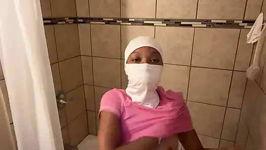 Hayranlarıma canlı yayında banyo yapıyor!
