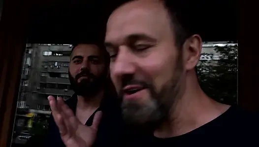 Dövmeli Sarışın Sürtük Gırtlağına Kadar Alıyor Ve Götünü Mahvediyor!