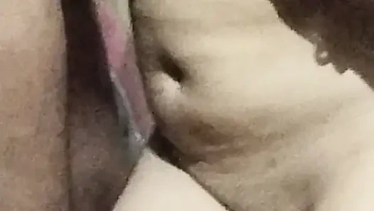 Hintli evli kadın komşusu tarafından sikiliyor