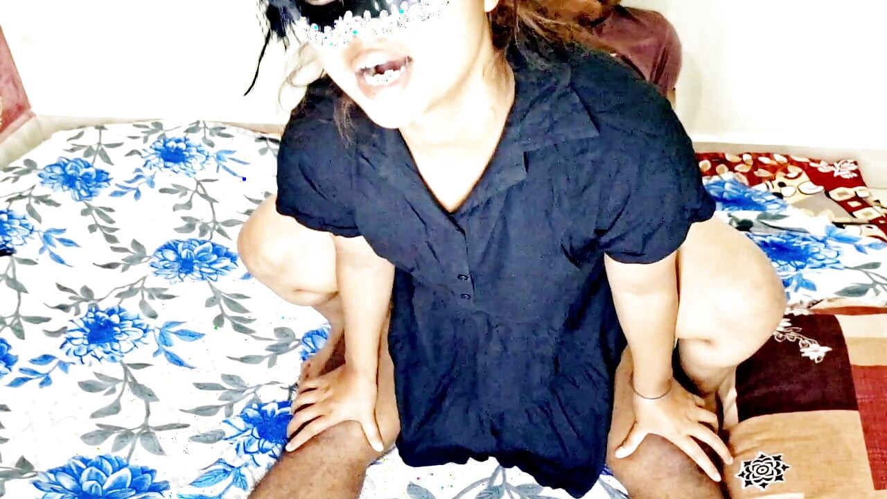Desi Couple Homemade Intense Pussy Licking & Close-Up Oral