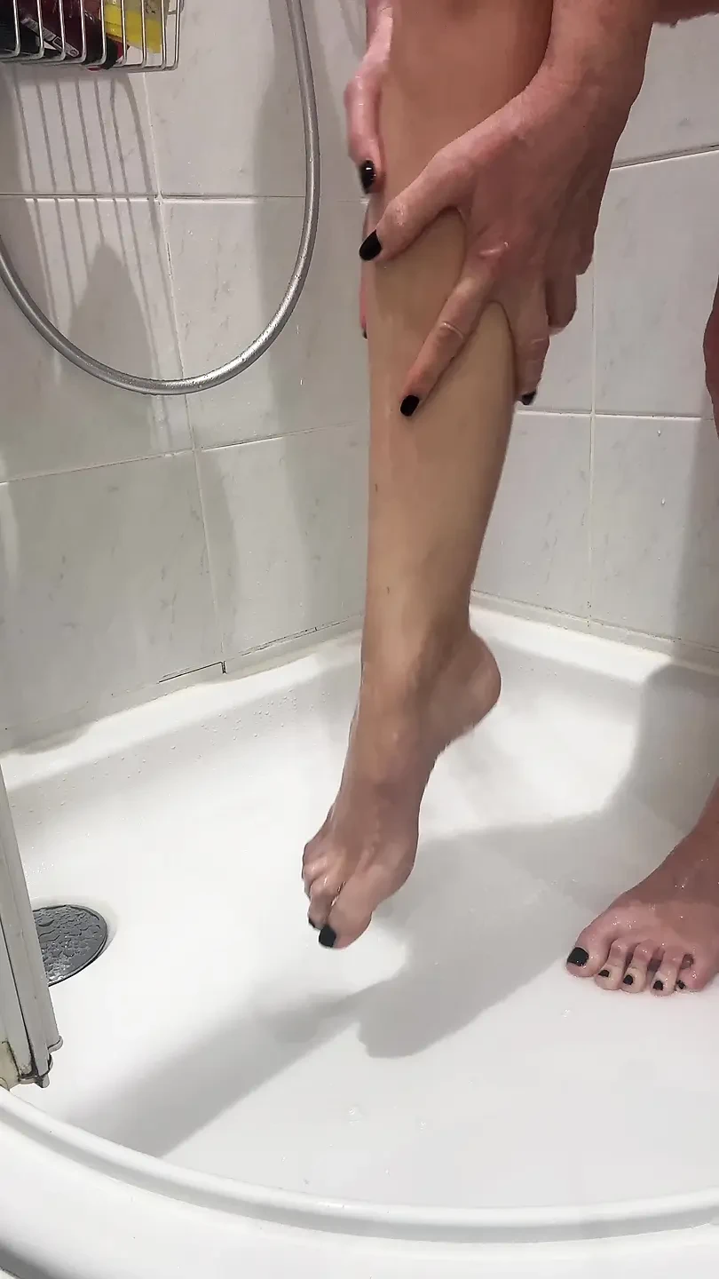 为足交爱好者洗脚