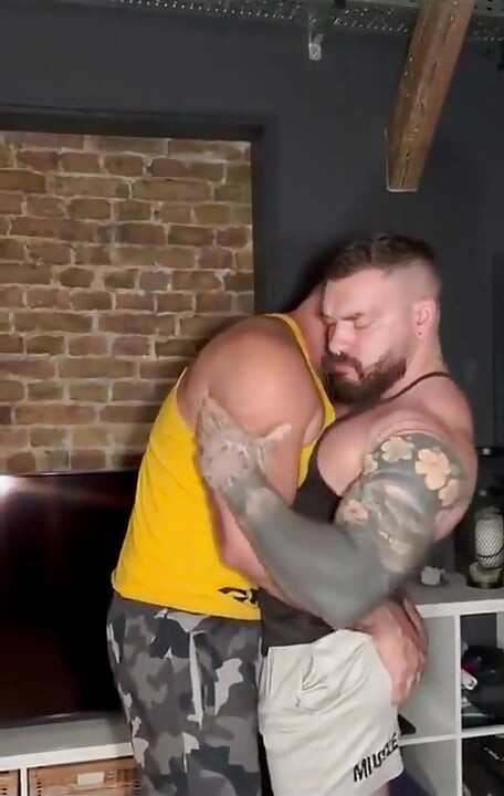 Total Muscle - Young and Daddy Bears