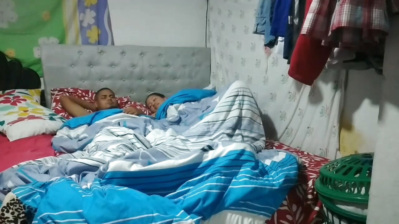 rich I suck my neighbor's cock until he ends up fucking my rich pussy. while my husband's cuckold works
