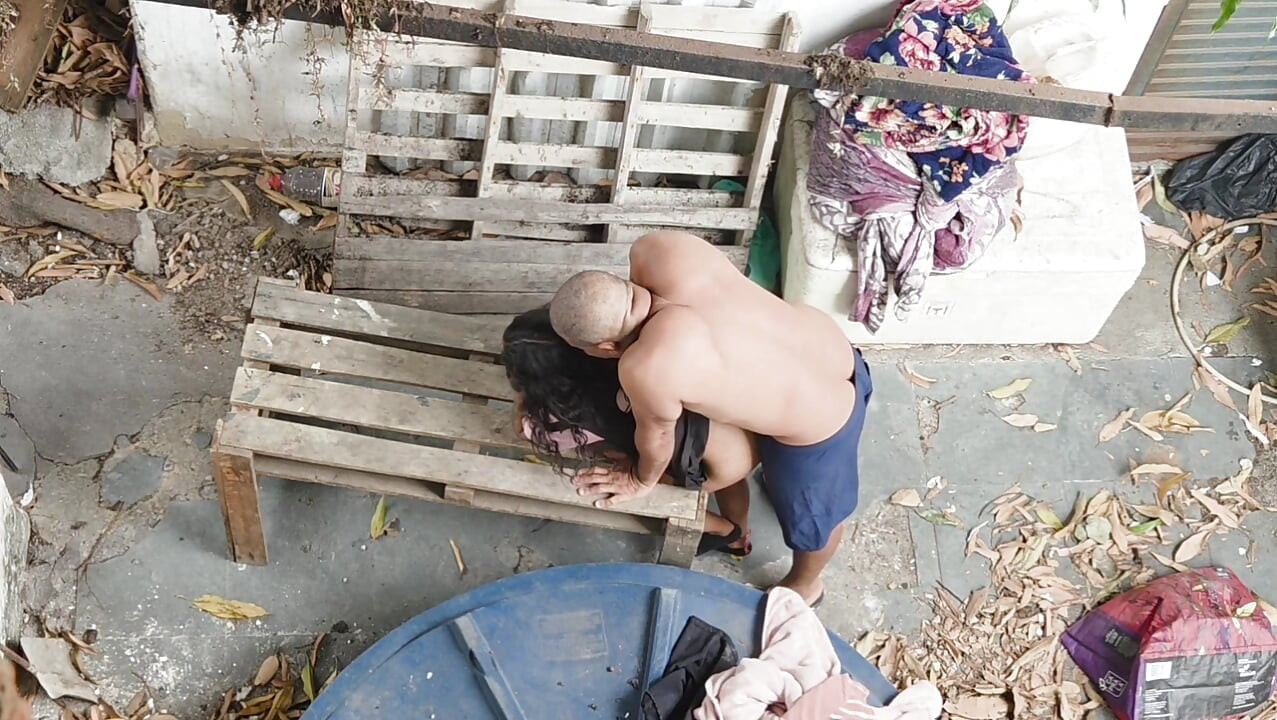 in the backyard with skinny lesbian 100%anal