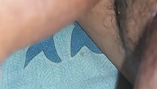 İkimiz de kayınbiraderi ve baldız aynı yatakta yattık, kayınbiraderi ko meri chuchi dekh raha nahi gaya, kankama baskı yapmaya başladı ve kayınbiraderimin yarağını emdim ve Khara'nın amını emdim.