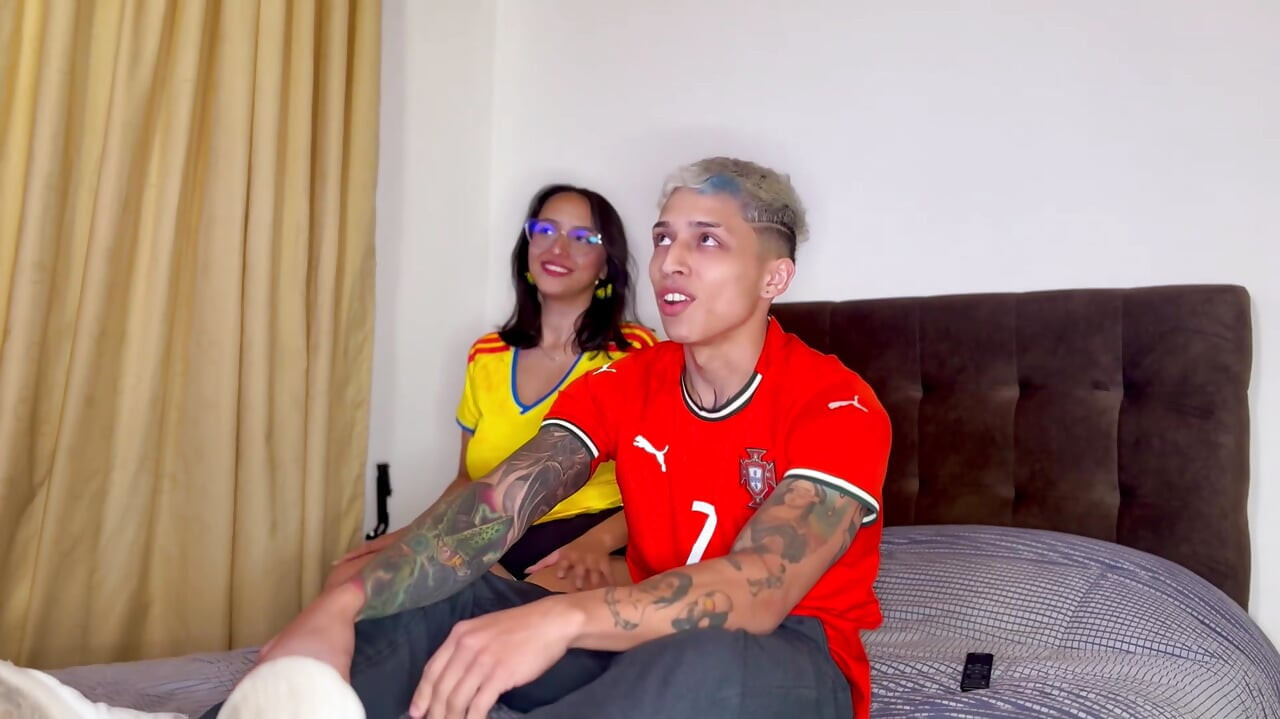 PEITUDA COLOMBIANA bate EM PORTUGAL e me conforta com uma foda dura