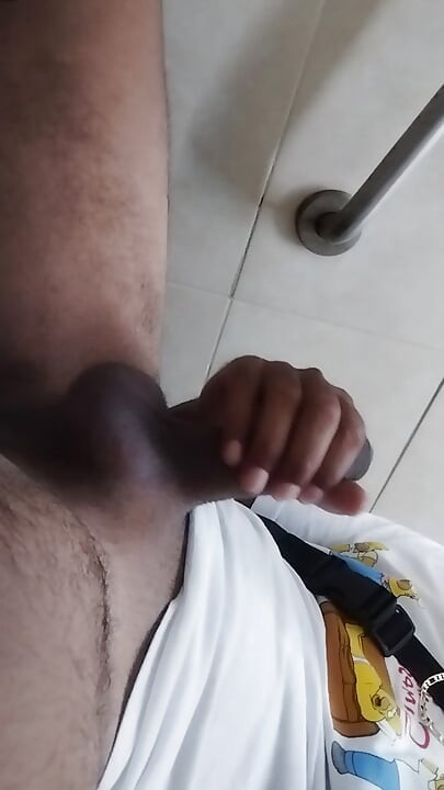 Volio bih da me žena uhvati u kupaonici