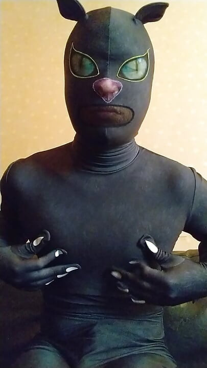 I masturbated comfortably while getting excited in a jumpsuit that could turn into a cat!