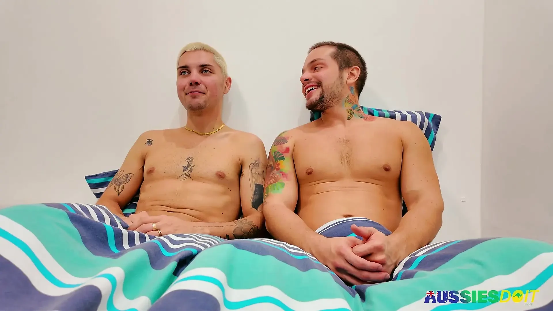 Die tätowierte aussie aksen bekommt erstaunlichen fick von billy