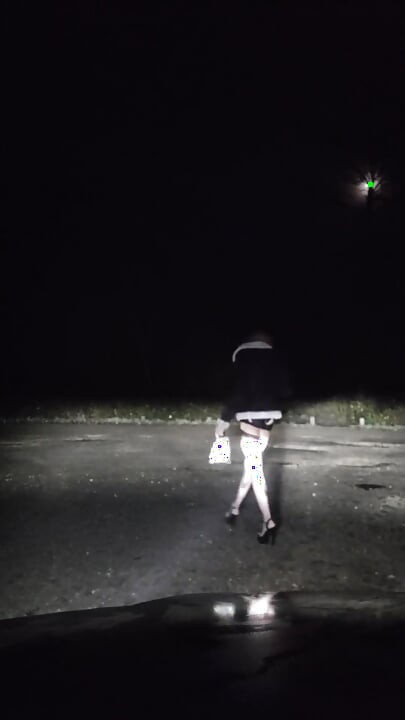 2 Folles Pornit să expună în pădurea Senart, foarte târziu la noapte