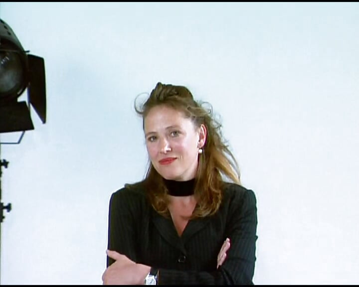 Εκπληκτική κυρία από τη Γερμανία δείχνει το τέλειο σώμα της με καλσόν