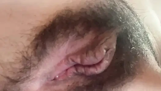 Sclose up - lubang pantat mungil berbulu memek berbulu