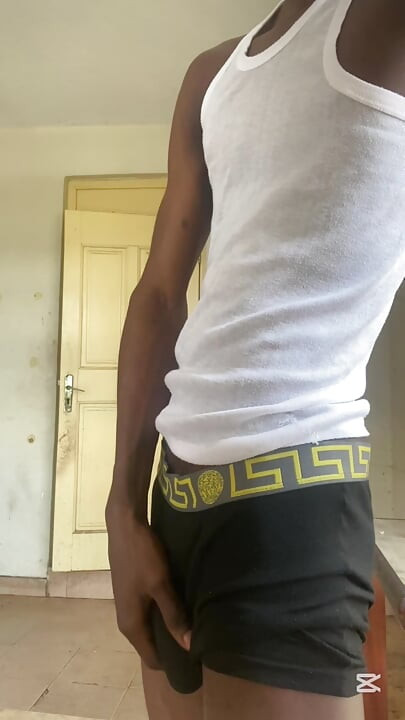 大学生がオナニーしながら射精する