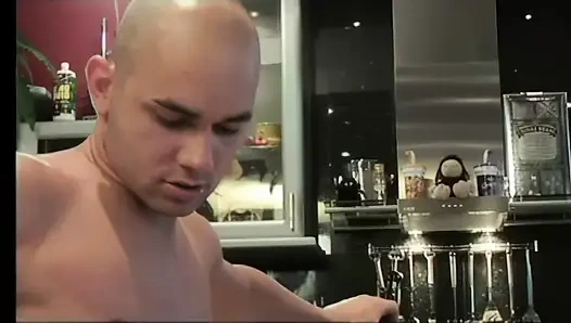 Üvey Anne Üvey Oğullarının Sikleriyle Kahvaltı Yapıyor