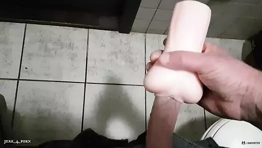 Barda tuvalette hızlı bir şekilde