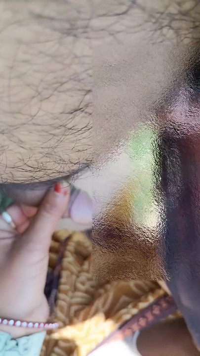 在户外麦田里，她在公公面前变成了一个吮吸鸡巴和操她的阴户的母马，在她的岳父面前，儿女 | 短片 2