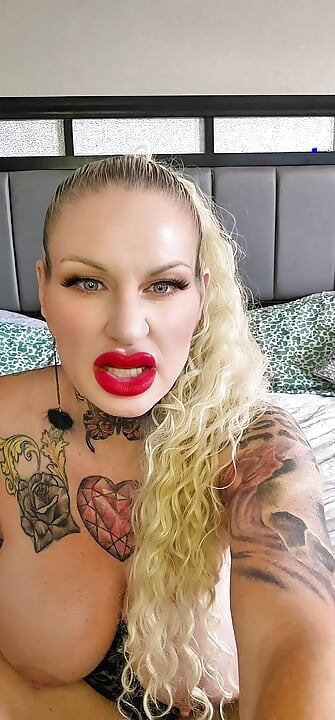 Domination JOI Mustat saappaat Musta Asu Iso Musta Dildo