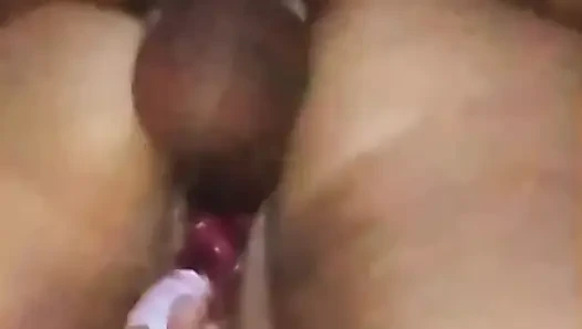 O büyük götünü benim için dışarı çıkardığında, göt deliği göz kırptığında, karşı koyamıyorum ve onu dölle doldurana kadar sikiyorum.