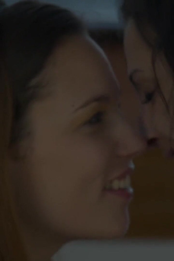 Maquillaje lesbian action with pussy licking