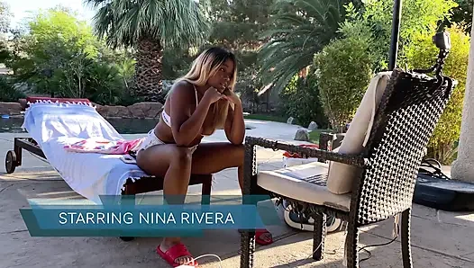 Nina Rivera'nın havuz kenarında canlı gösterisi