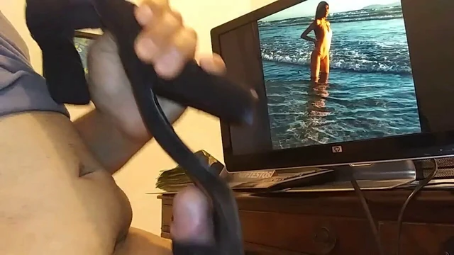 Pathetically Imagining a delicious footjob from my exgirlfri