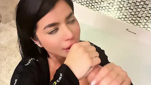 Sara Retali otel banyosunda Chris Diamond'ı sikiyor