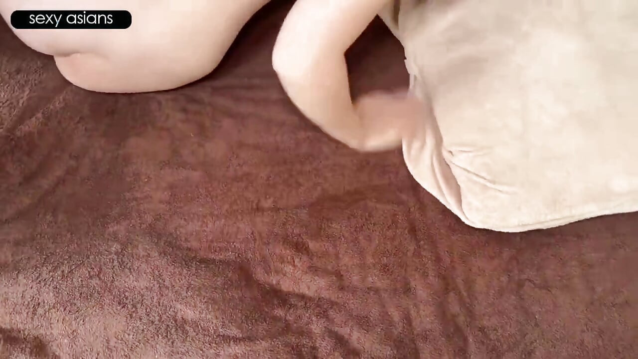 Huge G-cup Curves Overwhelmed by Teasing, Ending in a Bold and Unforgettable Private Climax Part1