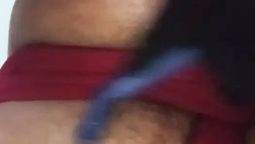 Amcığımla tıraş oluyor