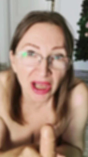 busty GILF do blowjob