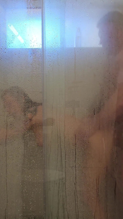 Videoclip de acasă cu cuplu real amator cu sex la duș