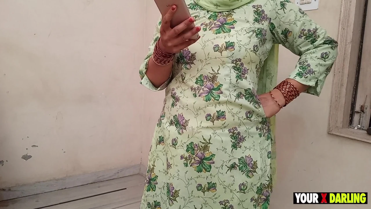 Kulhad Pizza Viral Video Insta Pe Viral Karne Ke Bahaane Ladke Ne Maa Ko pel Diya