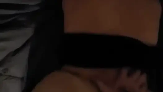 MILf nimmt jungen schwanz in seinem college-wohnheim