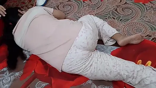 Güzel karımla geceleri sekse bayılıyorum