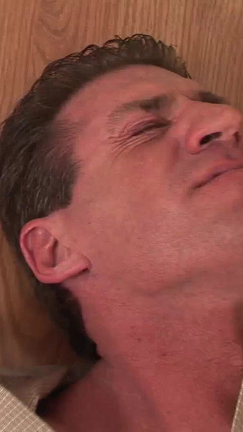 Iconic moment from "habe meine neue freundin erwischt wie sie meinen vater fickt"