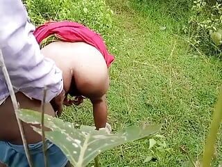 Sex în aer liber în satul indian Bihari bhabhi