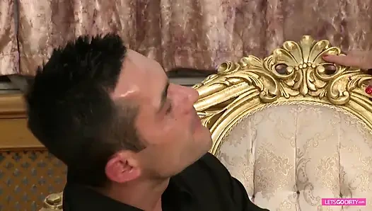 Cewek pirang disetubuhi oleh kontol besar