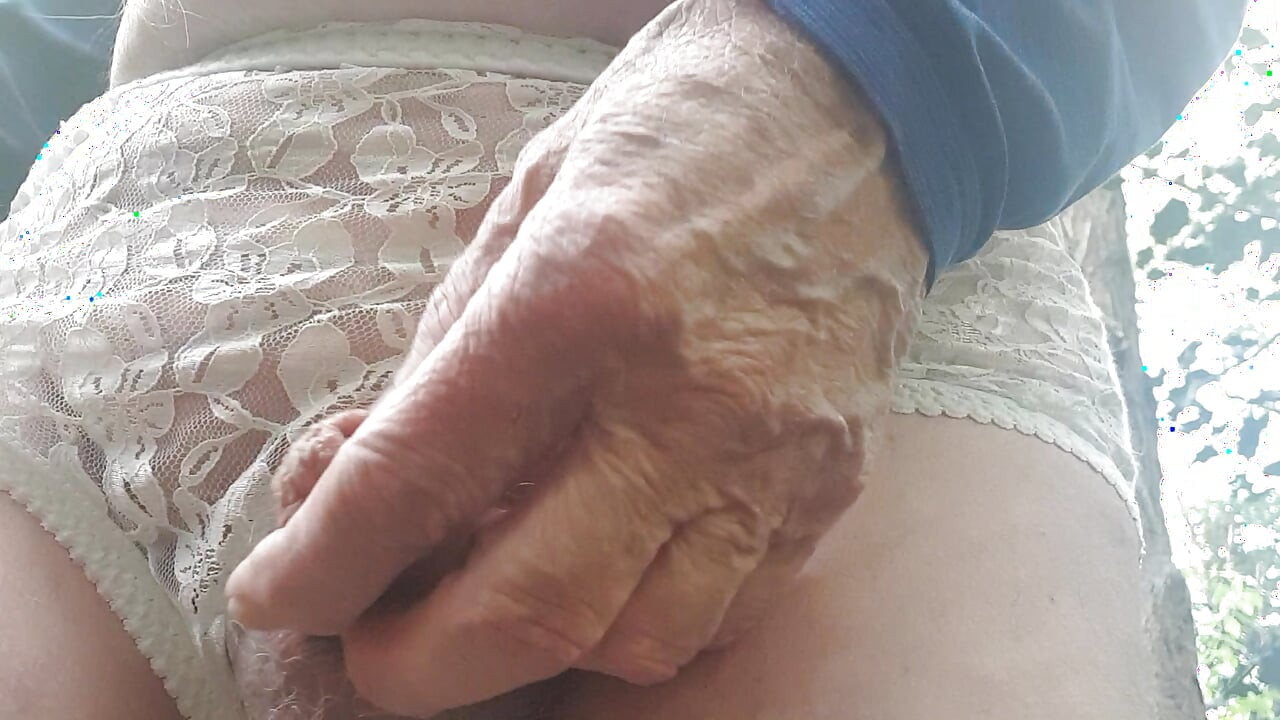 Nyt solskinnet utendørs