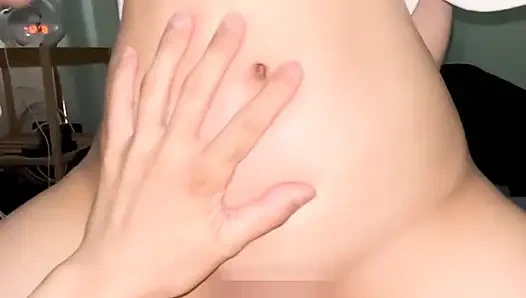 Smartphone leckt Rohes 18-jähriges sexvideo Private aufnahmen in dunkel mit telefonlicht gefilmt