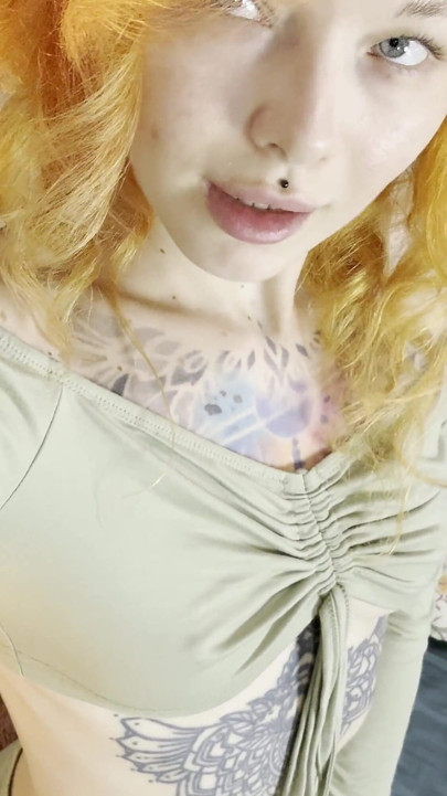 Amateur Close up Masturbation in Bed