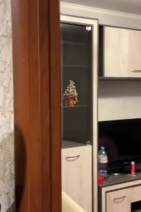 Cisza... Mój Mąż Siedzi Obok Mnie I Pieprzymy Się Za Jego Plecami