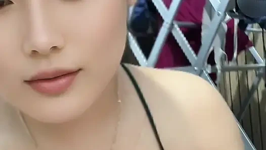 Accompanying my sister-in-law cleaned the house made me feel bad