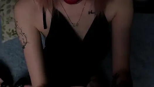 Erkek arkadaşımla sikiştim, üvey annem bizi gördü! Anal/çifte penetrasyon