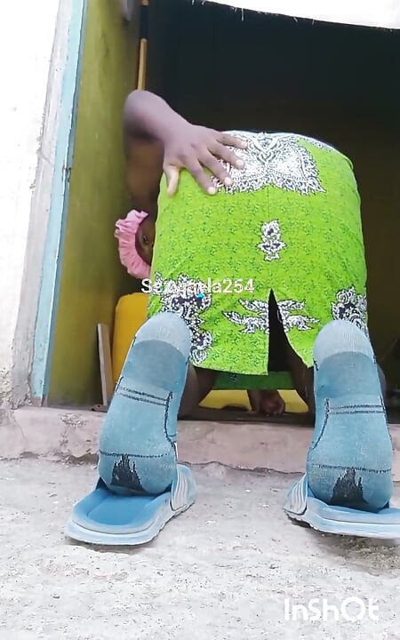 Naughty African Crossdresser Showing Her Big Ass Twerking and Toying Her Asshole