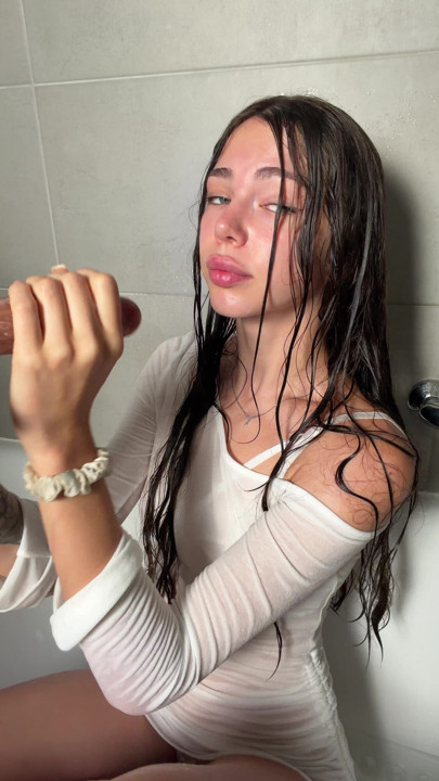 Come join me in the bath Ill stroke it for you