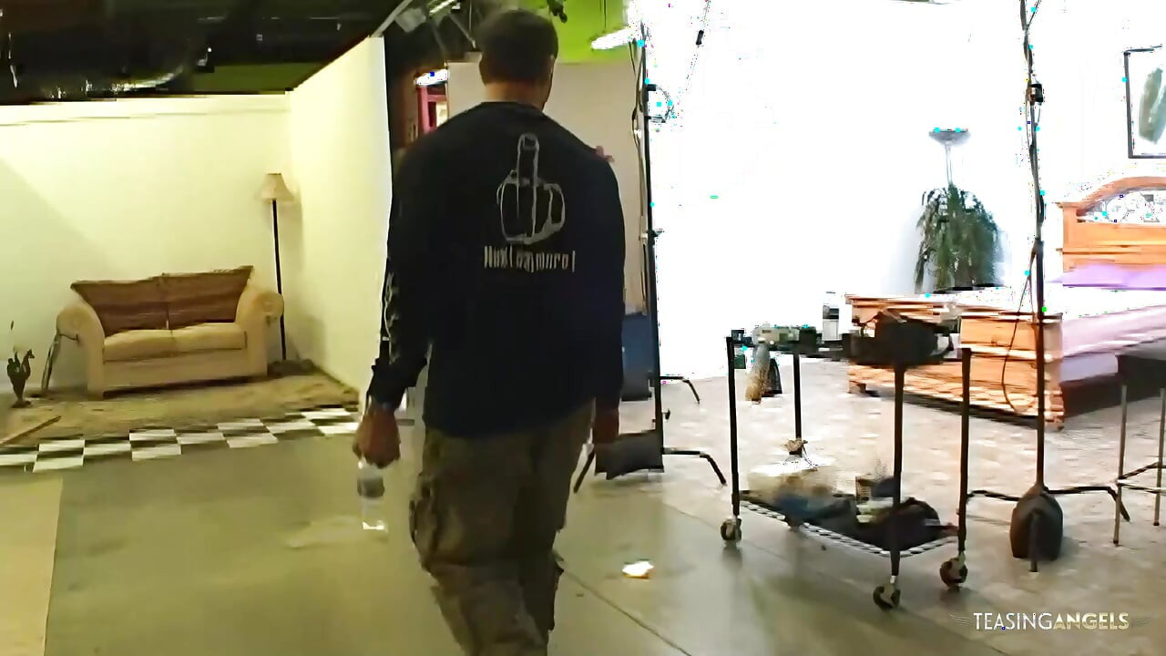 Lustful blonde Kayla Synz tests if she is compatible with the guy by banging him.