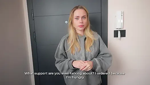 Dia memakan pengirimanku... Jadi aku membuatnya membayar vagina merah mudanya yang ketat