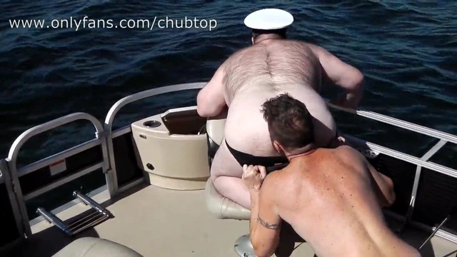 Big fatty hairy ass for lick
