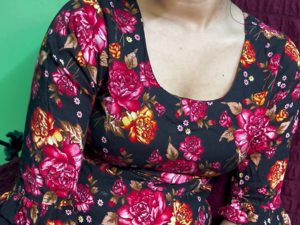 Bowdi não está feliz com o marido e é por isso que ela quer foder comigo